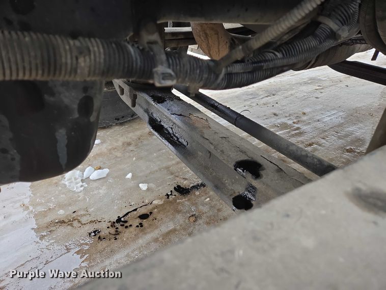 image for item EB1221 2016 Kenworth T800 box truck