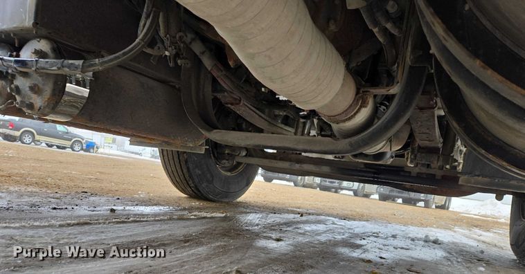 image for item EB1221 2016 Kenworth T800 box truck