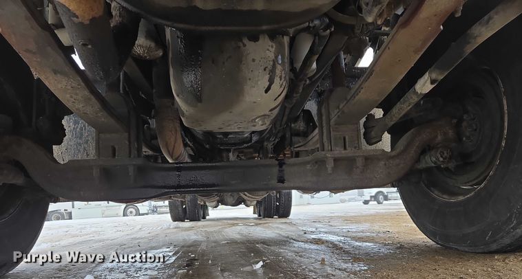 image for item EB1221 2016 Kenworth T800 box truck