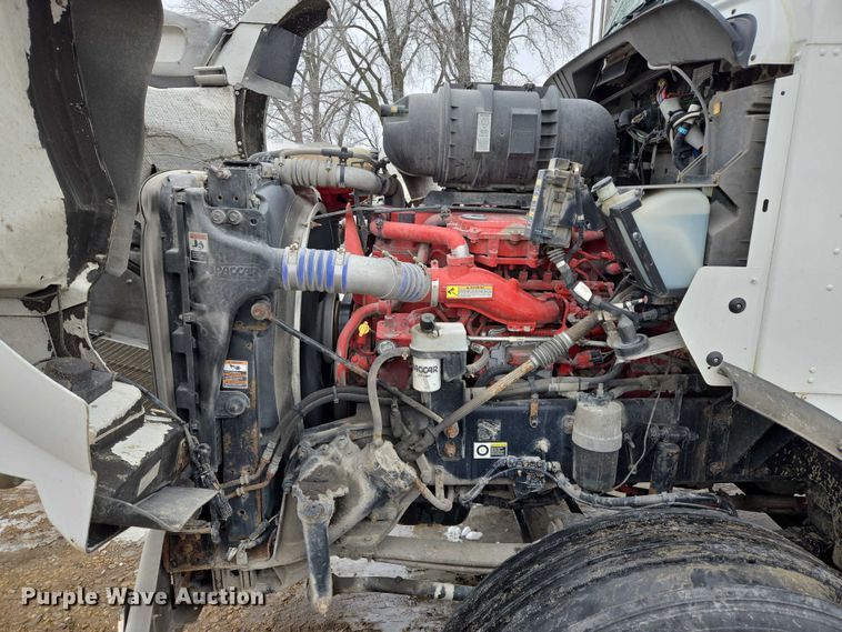 image for item EB1221 2016 Kenworth T800 box truck