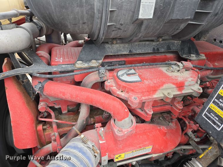 image for item EB1221 2016 Kenworth T800 box truck