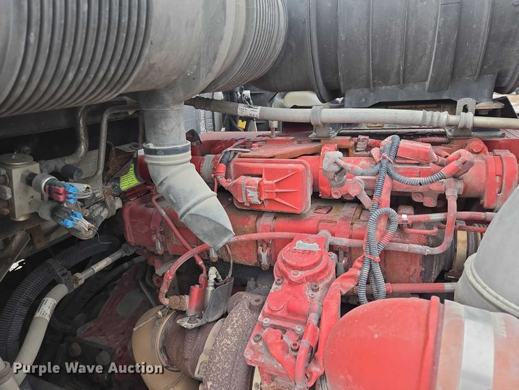 image for item EB1221 2016 Kenworth T800 box truck