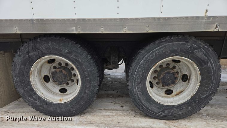 image for item EB1221 2016 Kenworth T800 box truck