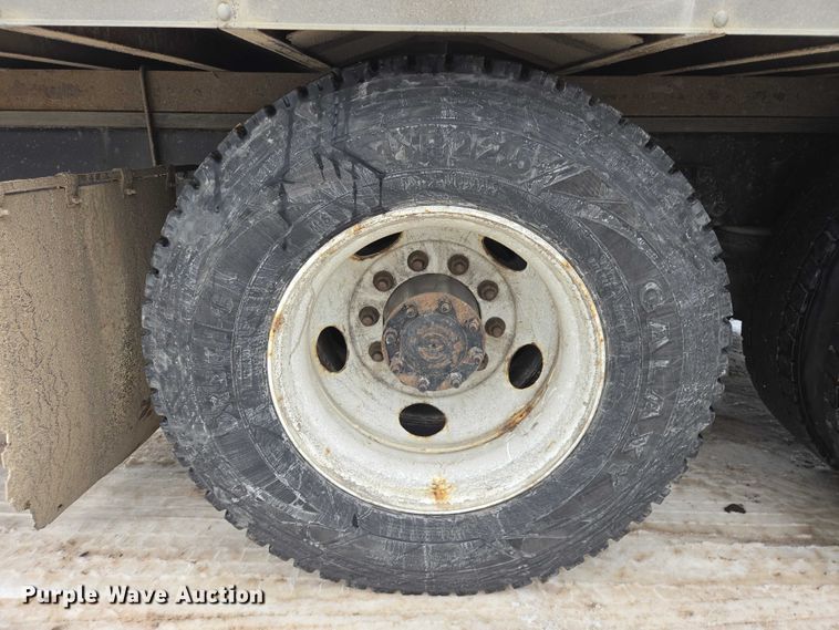 image for item EB1221 2016 Kenworth T800 box truck