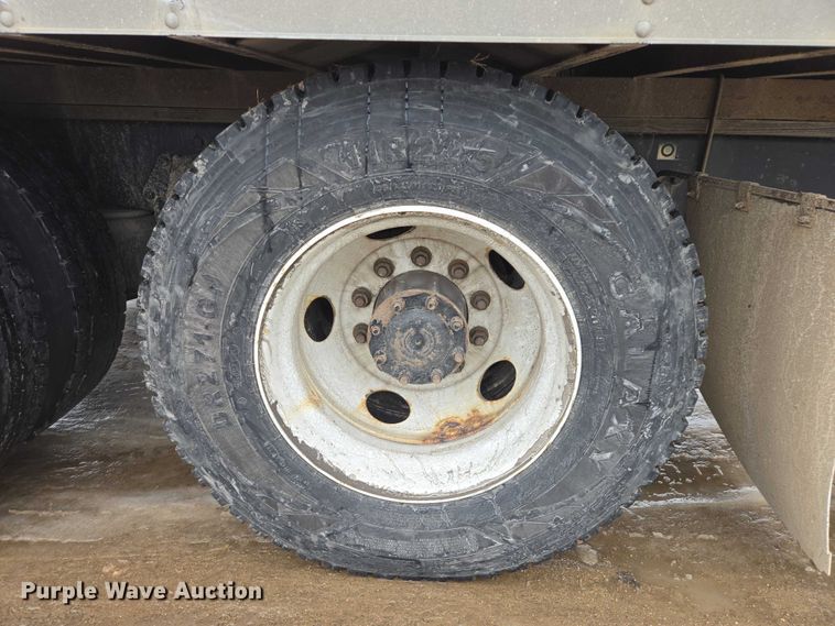 image for item EB1221 2016 Kenworth T800 box truck