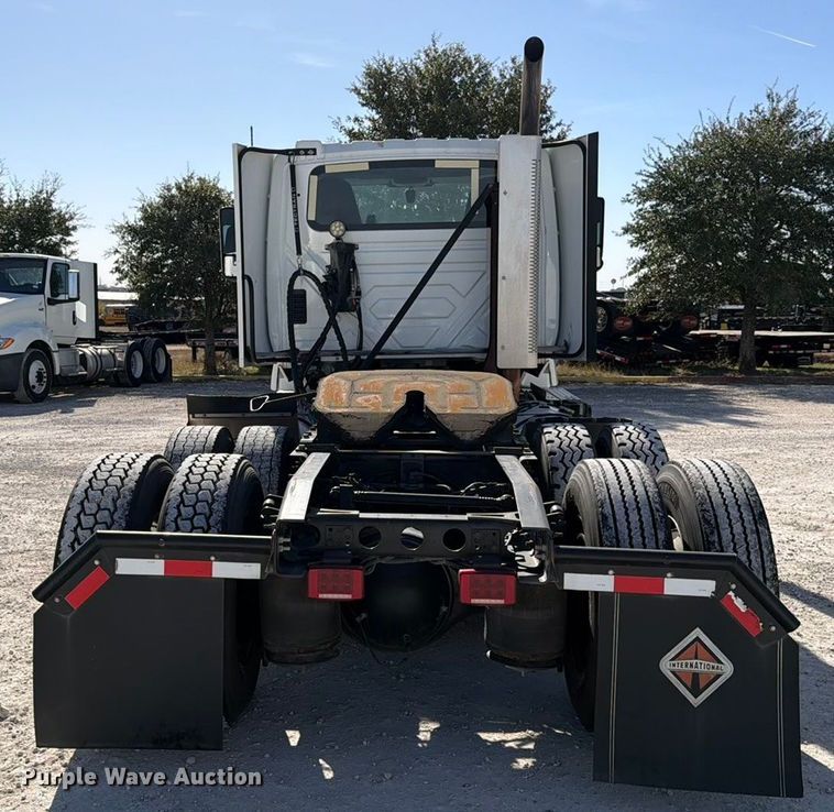 image for item ED5087 2019 International LT625 semi truck