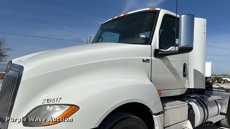 image for item ED5087 2019 International LT625 semi truck