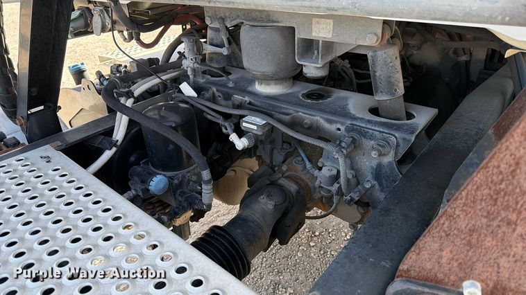 image for item ED5087 2019 International LT625 semi truck