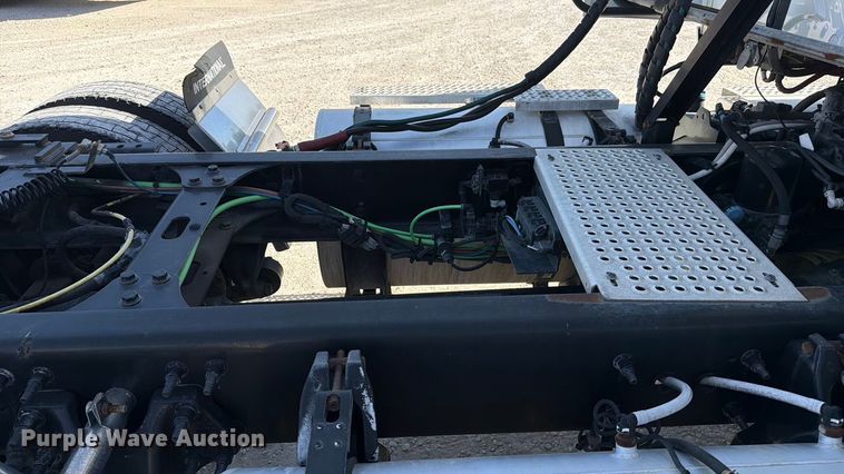 image for item ED5087 2019 International LT625 semi truck