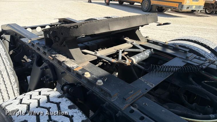 image for item ED5087 2019 International LT625 semi truck