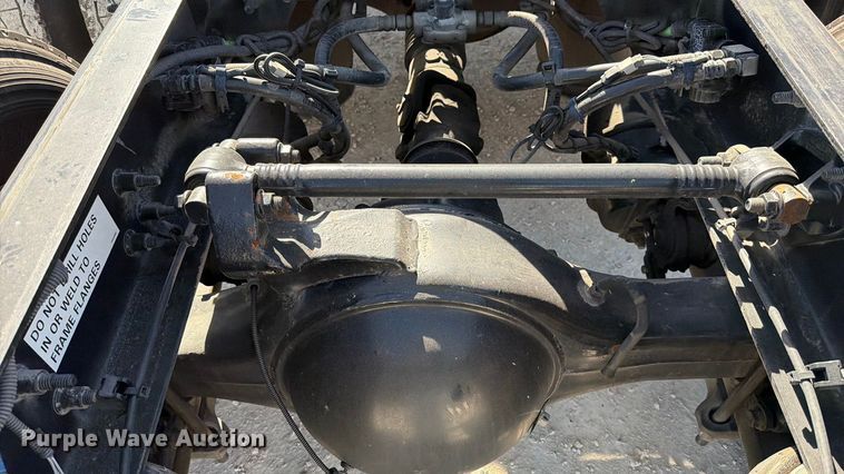 image for item ED5087 2019 International LT625 semi truck