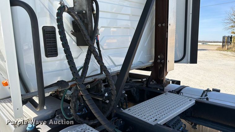 image for item ED5087 2019 International LT625 semi truck