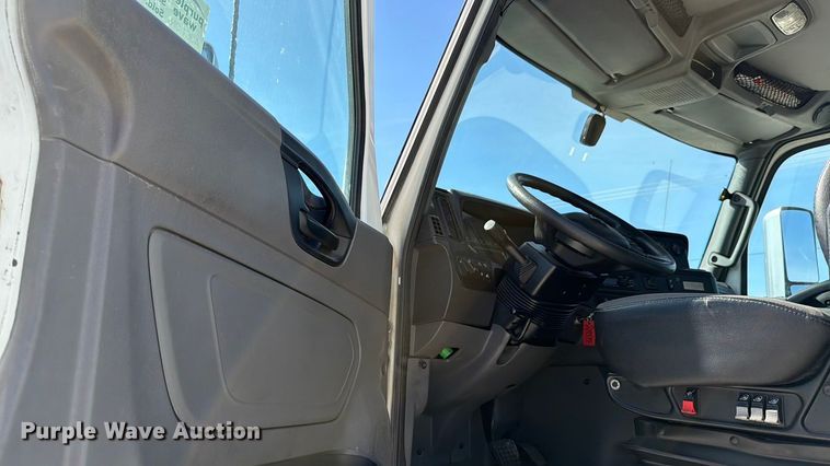 image for item ED5087 2019 International LT625 semi truck