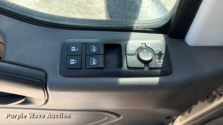 image for item ED5087 2019 International LT625 semi truck