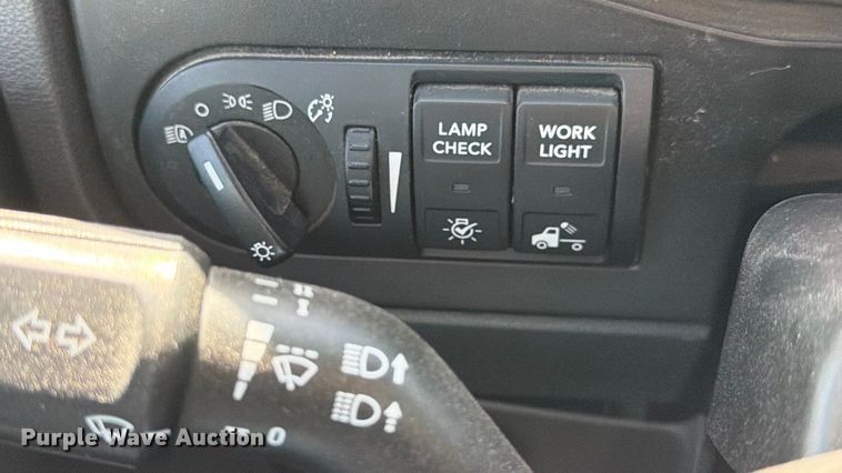 image for item ED5087 2019 International LT625 semi truck