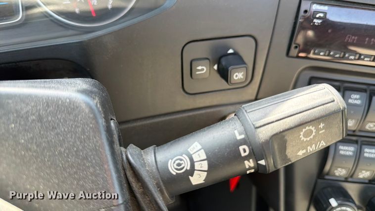 image for item ED5087 2019 International LT625 semi truck