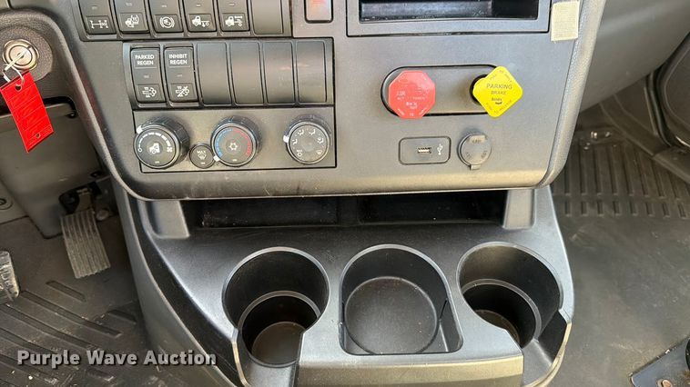 image for item ED5087 2019 International LT625 semi truck