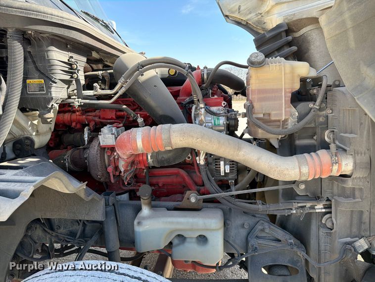 image for item ED5087 2019 International LT625 semi truck