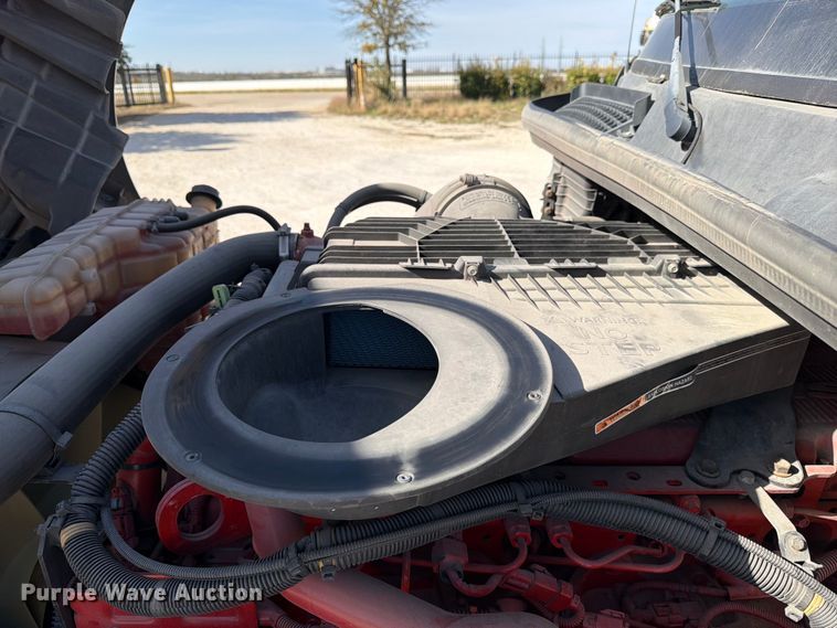 image for item ED5087 2019 International LT625 semi truck