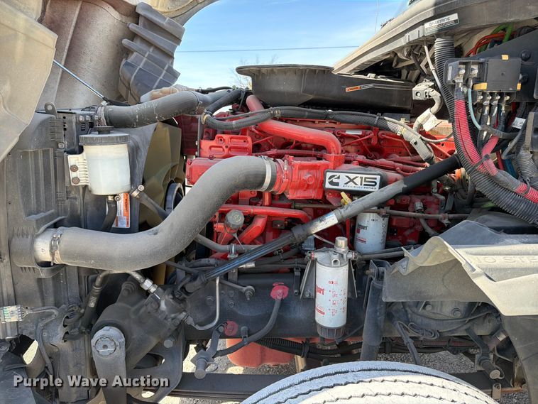 image for item ED5087 2019 International LT625 semi truck