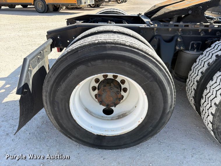 image for item ED5087 2019 International LT625 semi truck