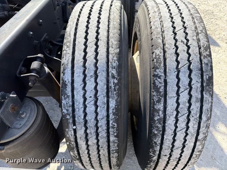 image for item ED5087 2019 International LT625 semi truck