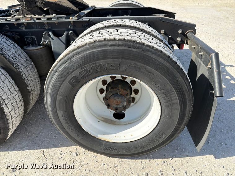 image for item ED5087 2019 International LT625 semi truck