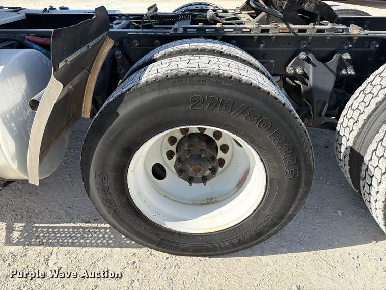 image for item ED5087 2019 International LT625 semi truck