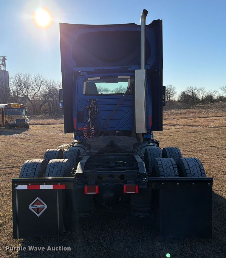 image for item ED5088 2020 International LT625 semi truck