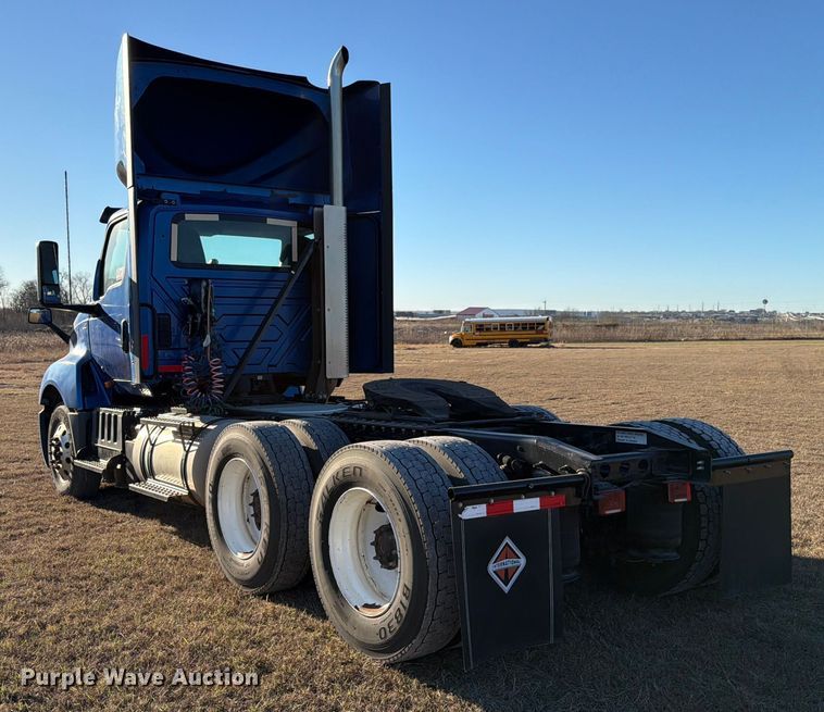 image for item ED5088 2020 International LT625 semi truck