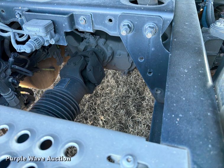 image for item ED5088 2020 International LT625 semi truck