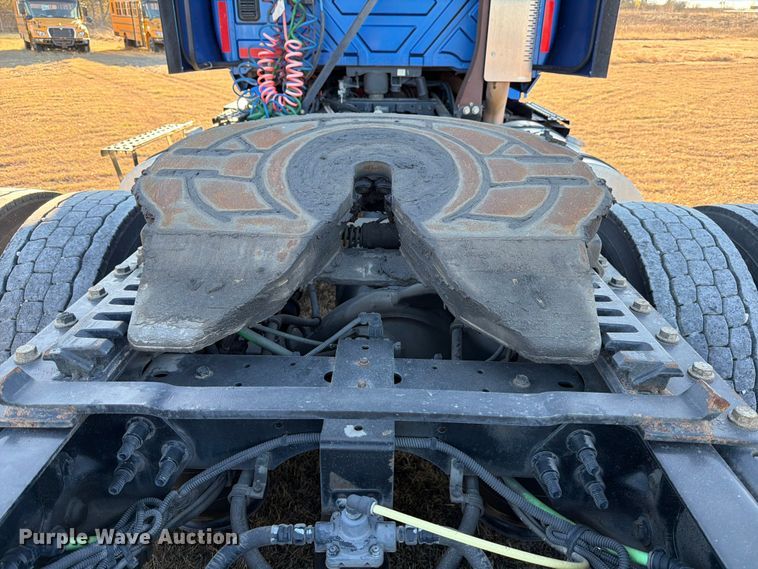 image for item ED5088 2020 International LT625 semi truck