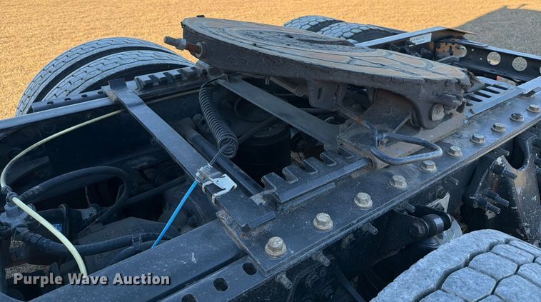 image for item ED5088 2020 International LT625 semi truck