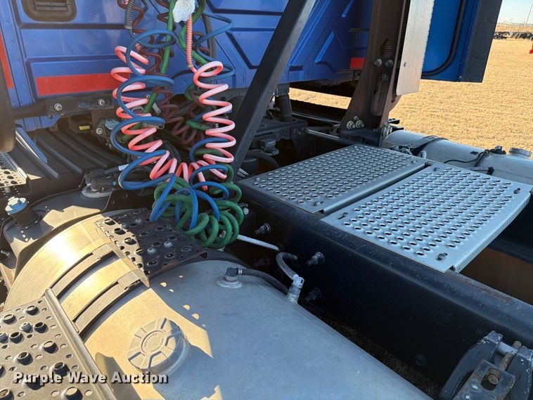 image for item ED5088 2020 International LT625 semi truck