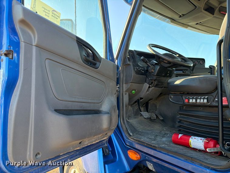 image for item ED5088 2020 International LT625 semi truck