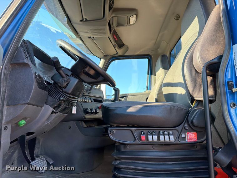 image for item ED5088 2020 International LT625 semi truck