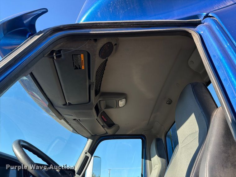 image for item ED5088 2020 International LT625 semi truck