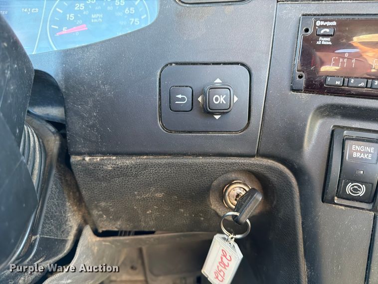 image for item ED5088 2020 International LT625 semi truck