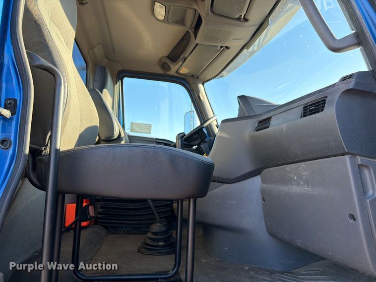 image for item ED5088 2020 International LT625 semi truck