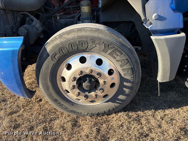 image for item ED5088 2020 International LT625 semi truck