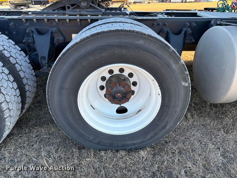 image for item ED5088 2020 International LT625 semi truck