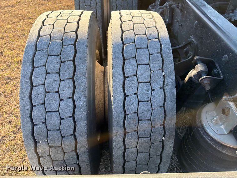 image for item ED5088 2020 International LT625 semi truck