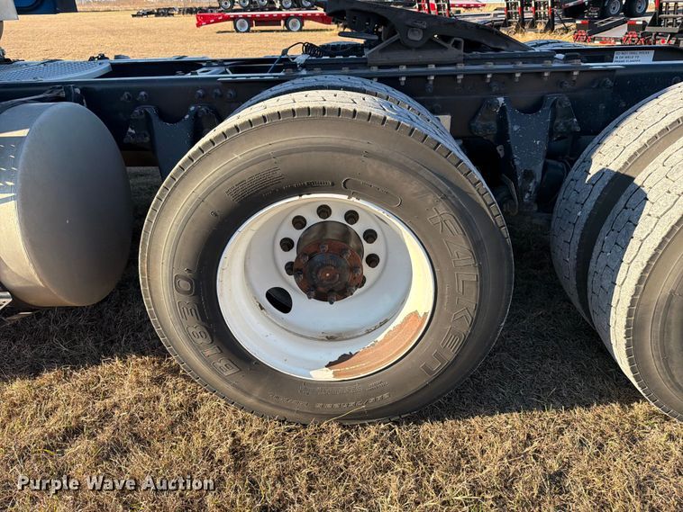 image for item ED5088 2020 International LT625 semi truck