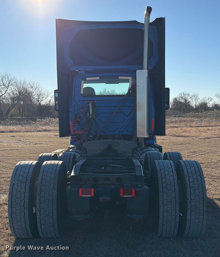 image for item ED5089 2020 International LT625 semi truck