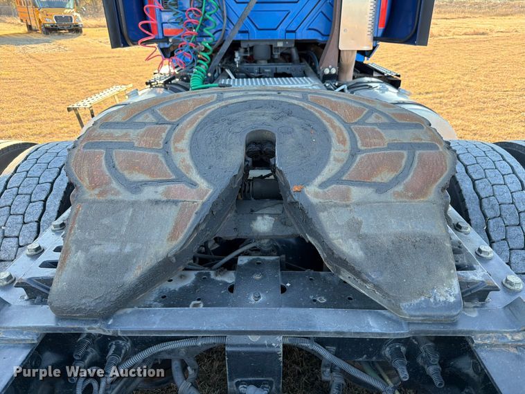 image for item ED5089 2020 International LT625 semi truck