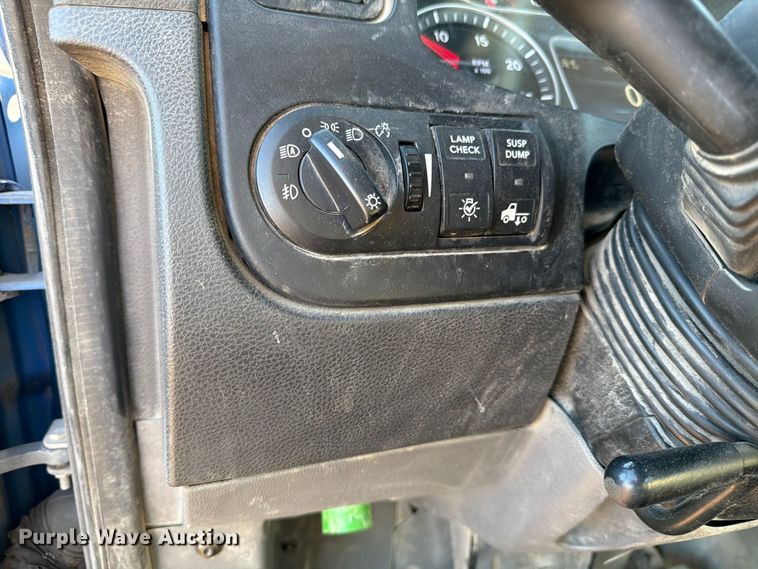 image for item ED5089 2020 International LT625 semi truck