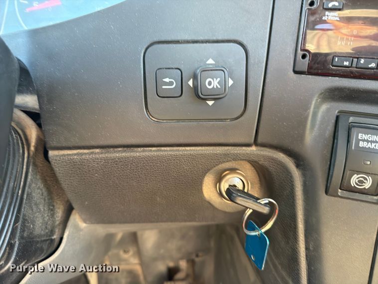 image for item ED5089 2020 International LT625 semi truck