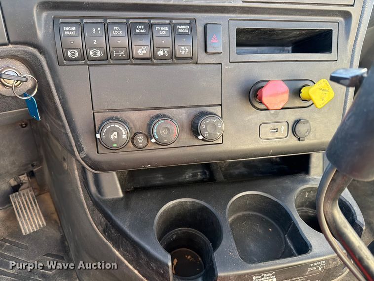 image for item ED5089 2020 International LT625 semi truck