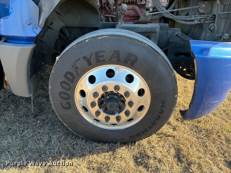 image for item ED5089 2020 International LT625 semi truck