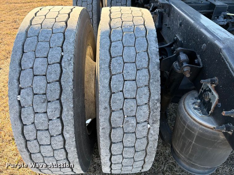 image for item ED5089 2020 International LT625 semi truck